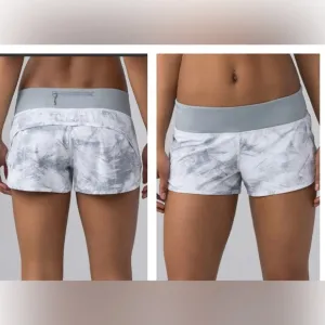 Lululemon Speed Short 2.5&quot; Breeze By White Light Cast size 10 women's