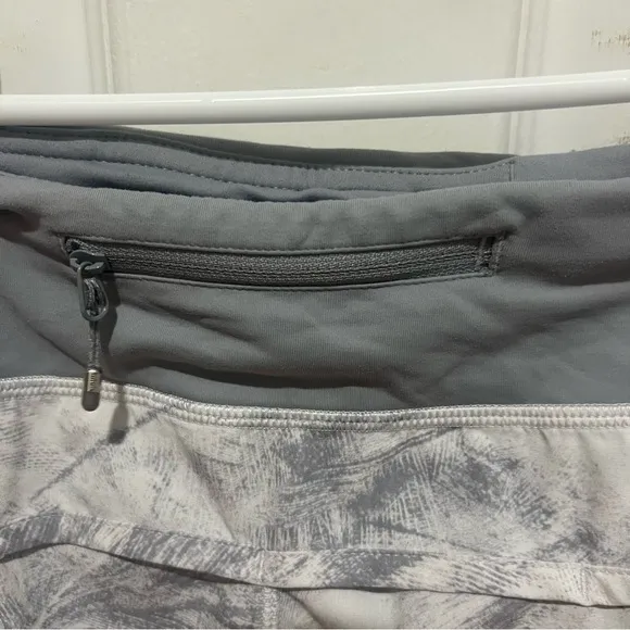 Lululemon Speed Short 2.5&quot; Breeze By White Light Cast size 10 women's