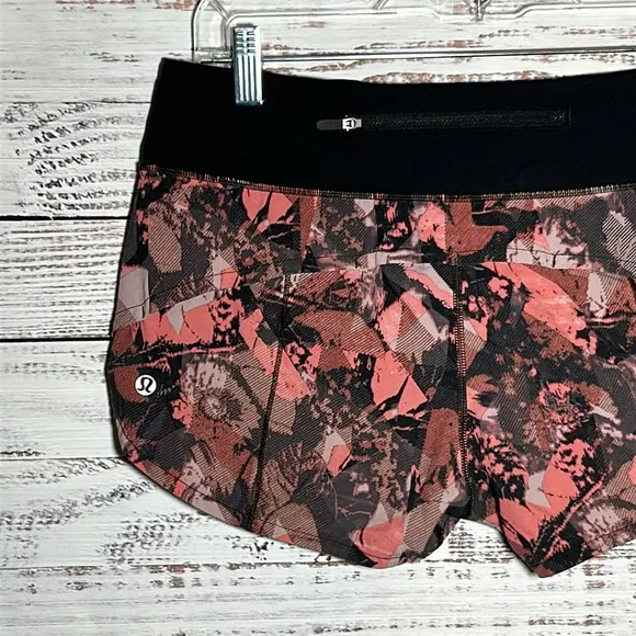Lululemon Speed Up Short 2.5&quot;'Translucence Alpine White Multi / Black Sz 6