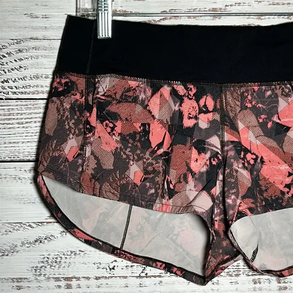 Lululemon Speed Up Short 2.5&quot;'Translucence Alpine White Multi / Black Sz 6