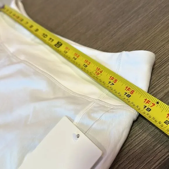 Lululemon Speed Up Short 2.5&quot; White‎ size 12 NWT shorts