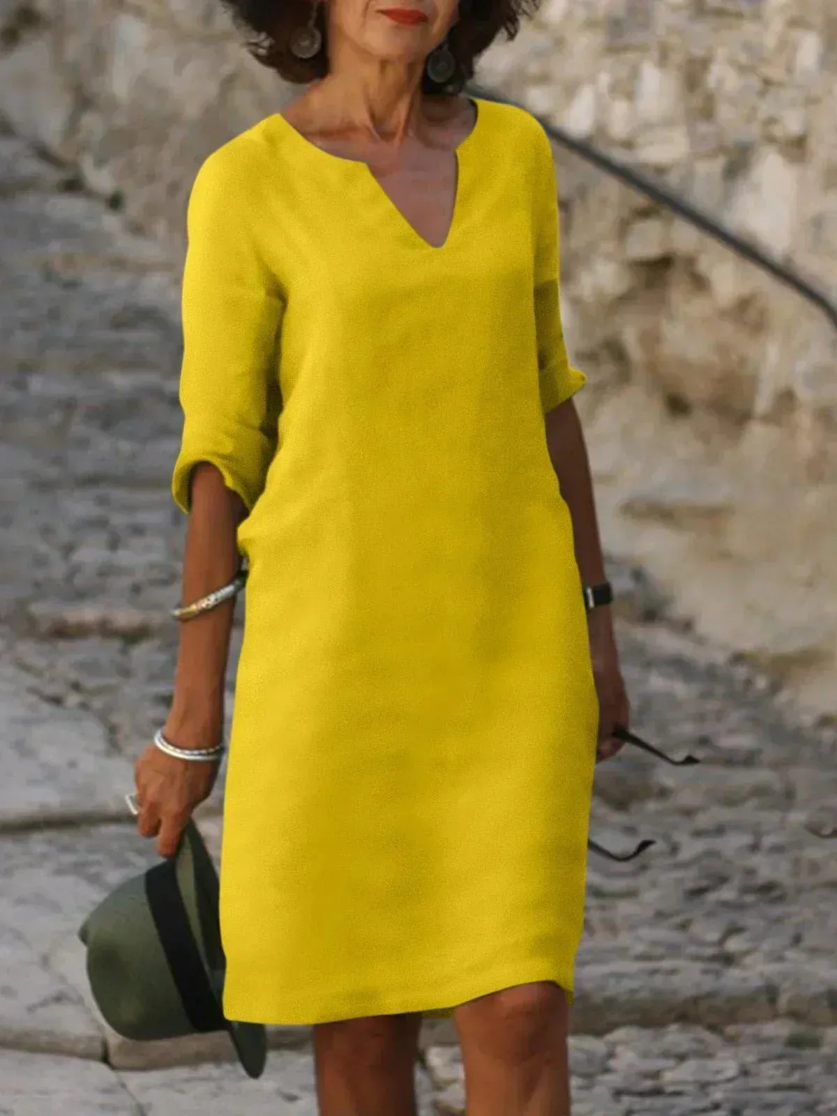 Mary | Elegant Dress with V-Neck