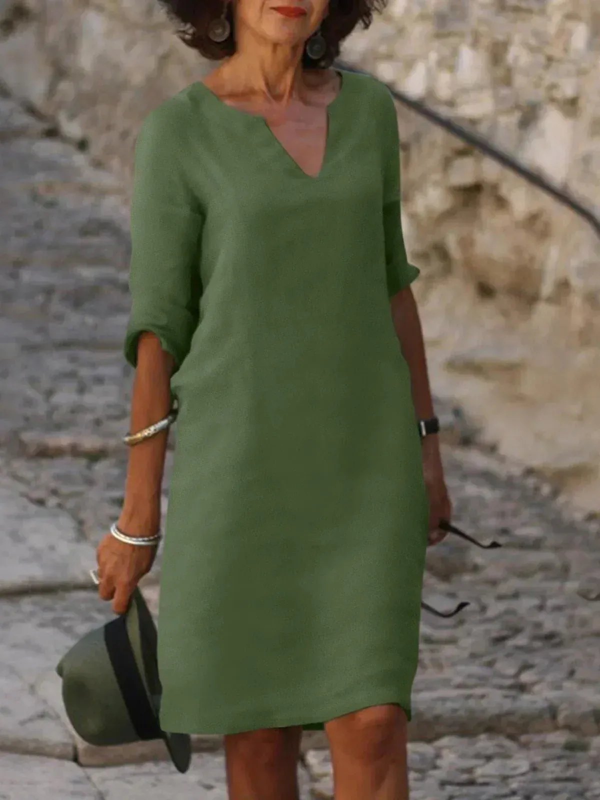 Mary | Elegant Dress with V-Neck