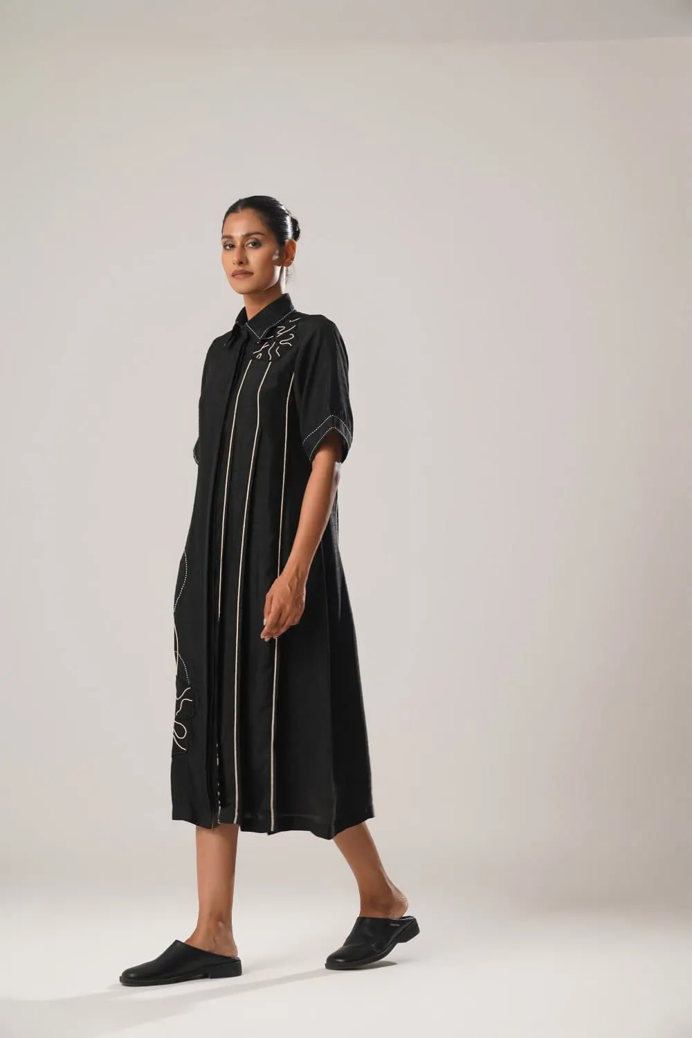 MJ PLEATED DRESS (BLACK)