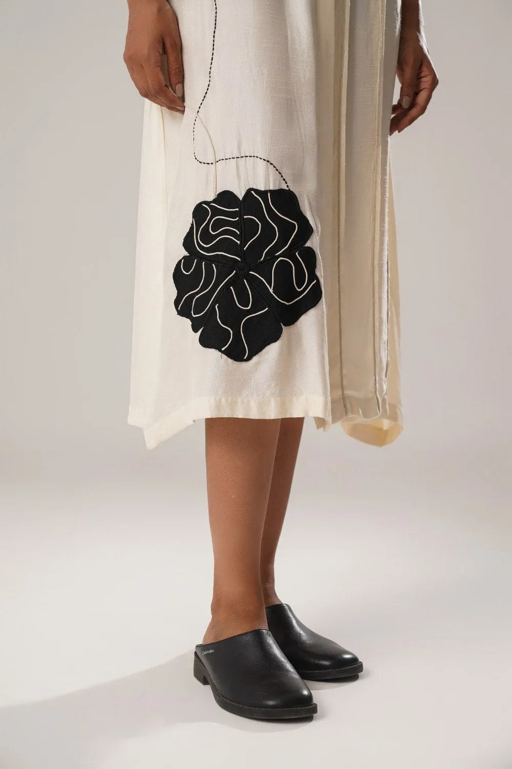 MJ PLEATED DRESS (WHITE)