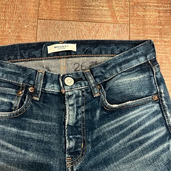 Moussy Vintage Distressed Mis-Rise Slim Jeans NWOT