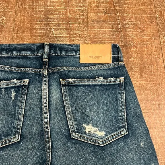 Moussy Vintage Distressed Mis-Rise Slim Jeans NWOT