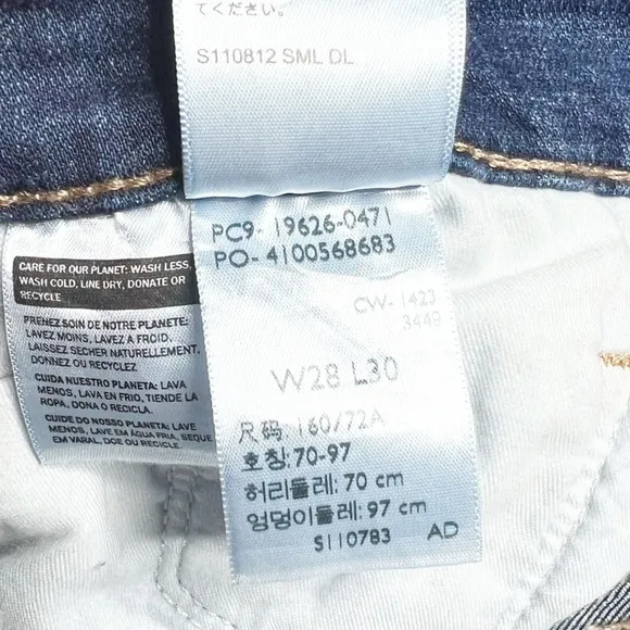 New with Tags Levi's Women's 311 Shaping Skinny Medium Wash Denim Raw Hem Jeans
