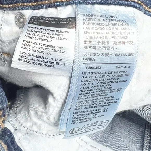 New with Tags Levi's Women's 311 Shaping Skinny Medium Wash Denim Raw Hem Jeans