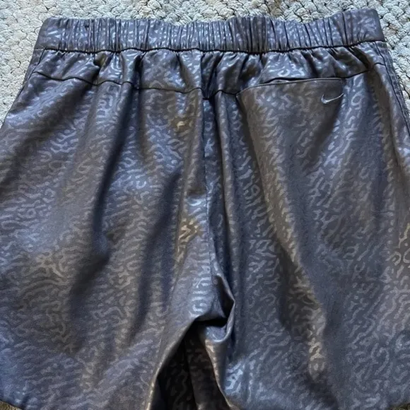 Nike Golf Run Purple Shorts Size Small EUC #7073