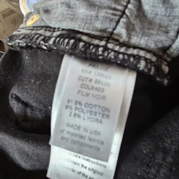 NWT FRAME Le Skinny De Jeanne Black Distressed Jeans Size 28