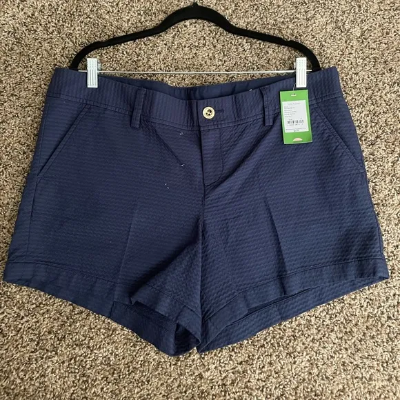 NWT Lilly Pulitzer navy blue pattern shorts