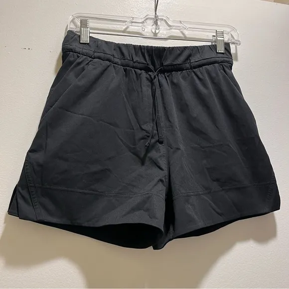 *NWT* Lululemon Black 5” Woven Shorts