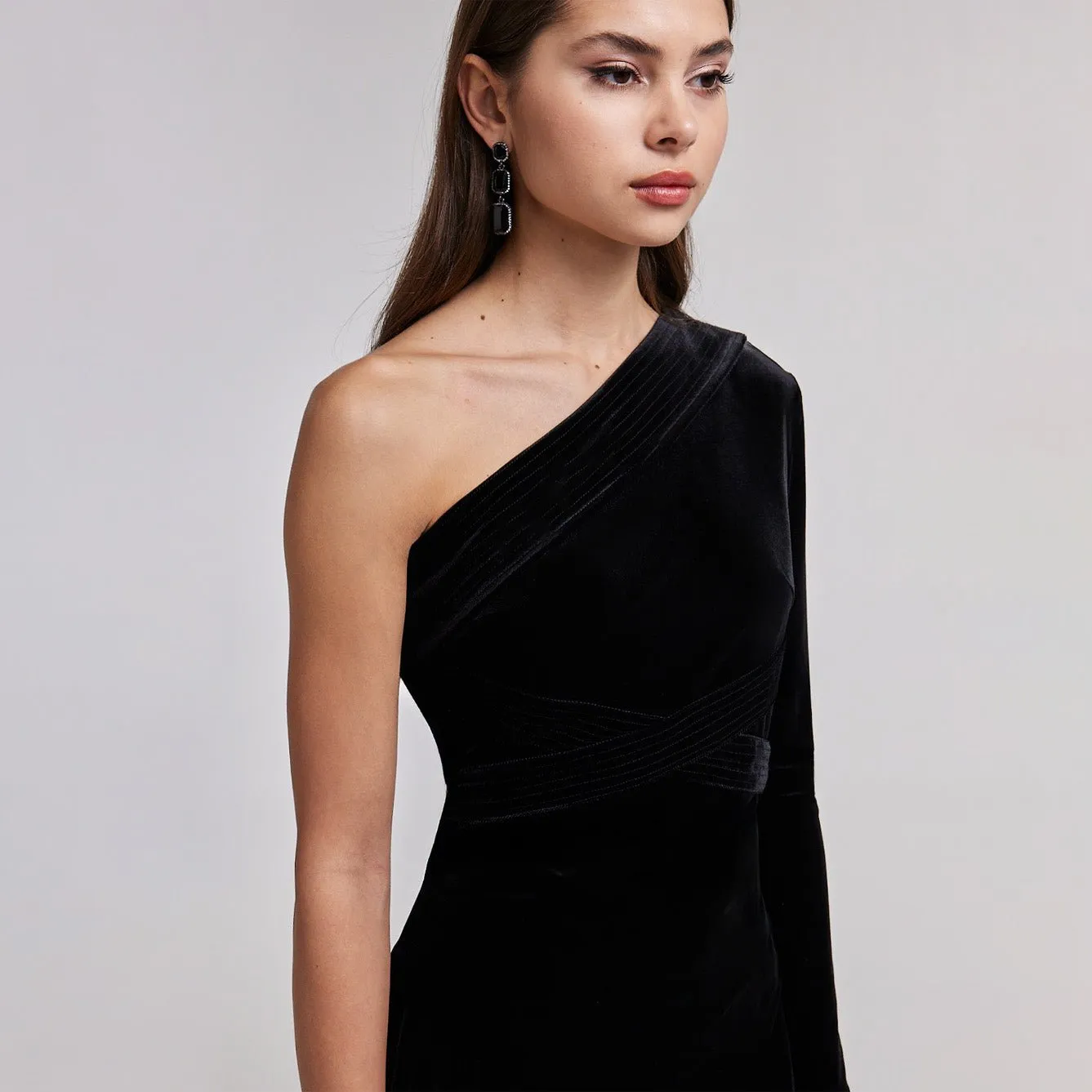 One-Shoulder Velvet Dress with Asymmetric Hemline