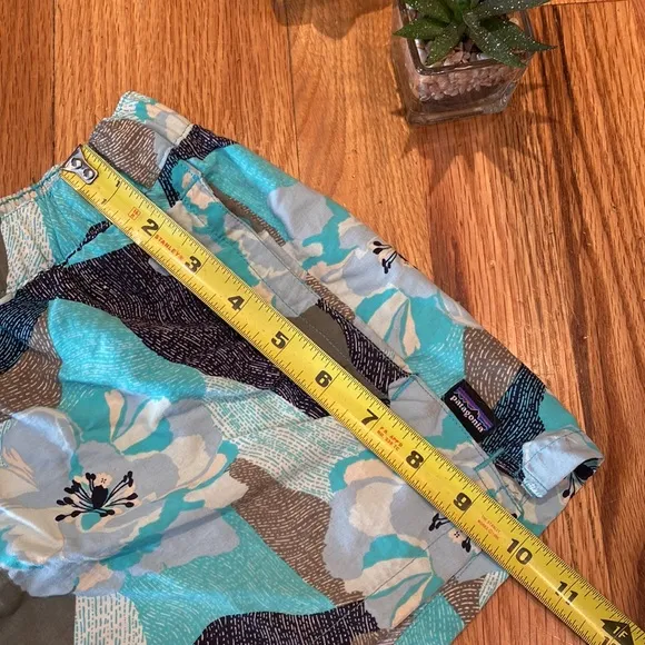 Patagonia Barely Baggies Hibiscus Field Howling Turquoise Small
