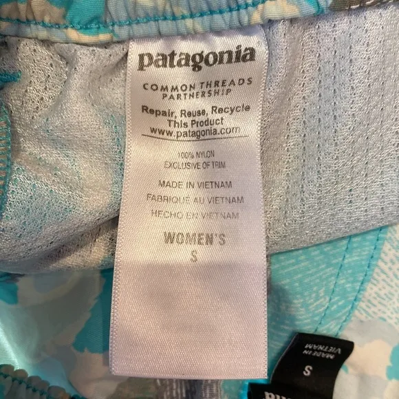 Patagonia Barely Baggies Hibiscus Field Howling Turquoise Small