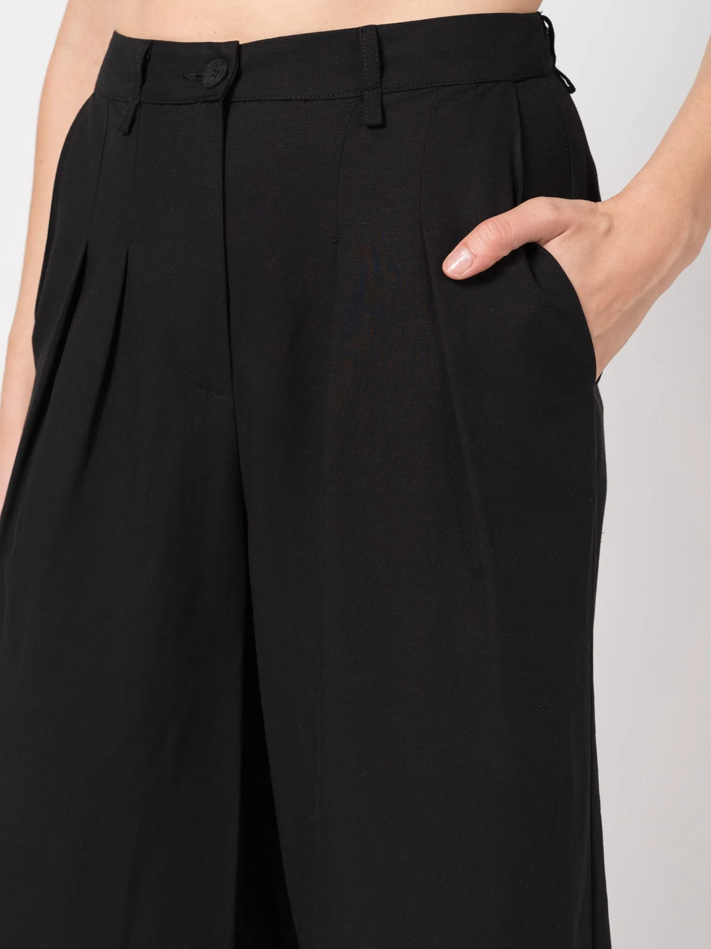 Pleated Bermuda Shorts