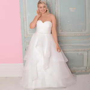 Plus Size Organza Bridal Dress Sweetheart Sleeveless Beading And Ruffles Create A Slimming Illusion Free Shipping