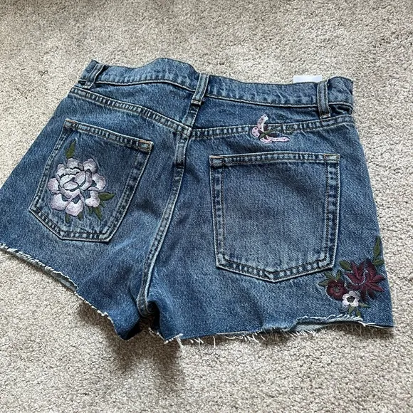 Reformation Cotton Charlie Launa Floral Embroidered Denim Cut Off Shorts Sz 27