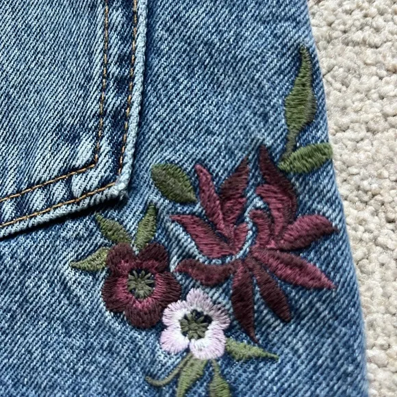 Reformation Cotton Charlie Launa Floral Embroidered Denim Cut Off Shorts Sz 27