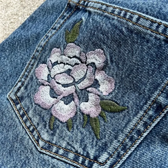 Reformation Cotton Charlie Launa Floral Embroidered Denim Cut Off Shorts Sz 27