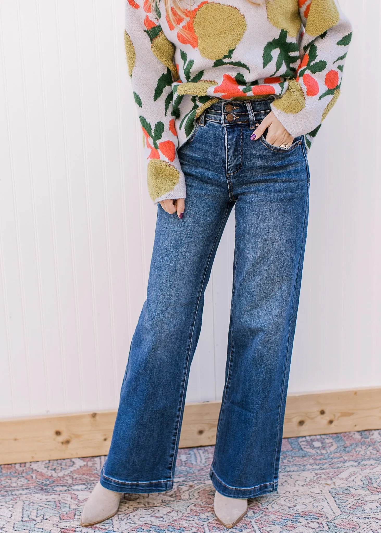 Risen Waist Detail Jeans