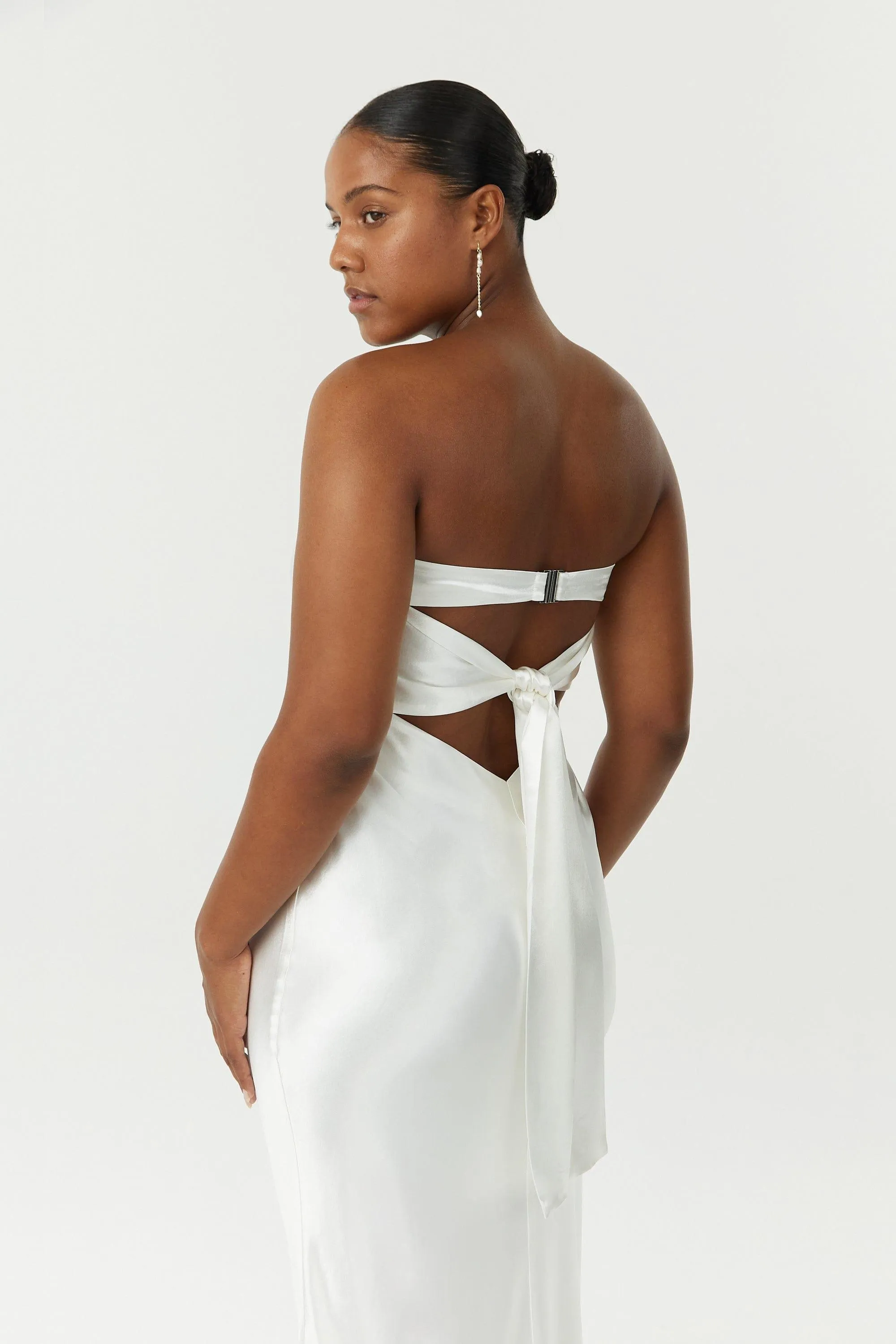 SATIN TIE BACK STRAPLESS MAXI | POWDER WHITE