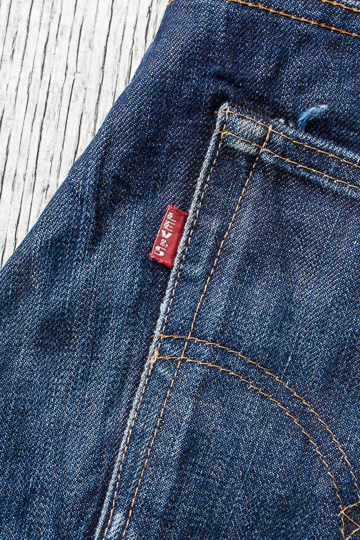 Second Hand Levi's Vintage Clothing Made in USA 1967 505 Jeans W 34