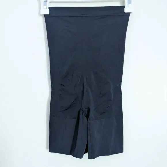 Spanx OnCore High-Waisted Mid-Thigh Short in Black, Size Small