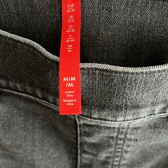 Spanx Straight Leg Jeans in Vintage Black Size MP