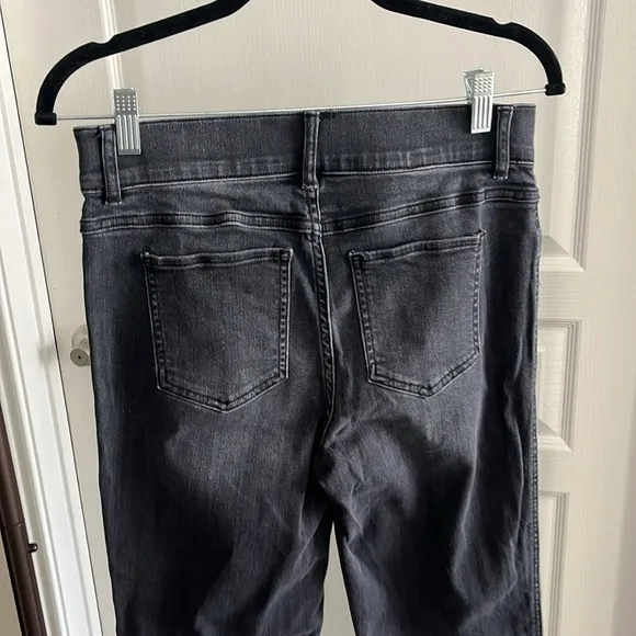 Spanx Straight Leg Jeans in Vintage Black Size MP