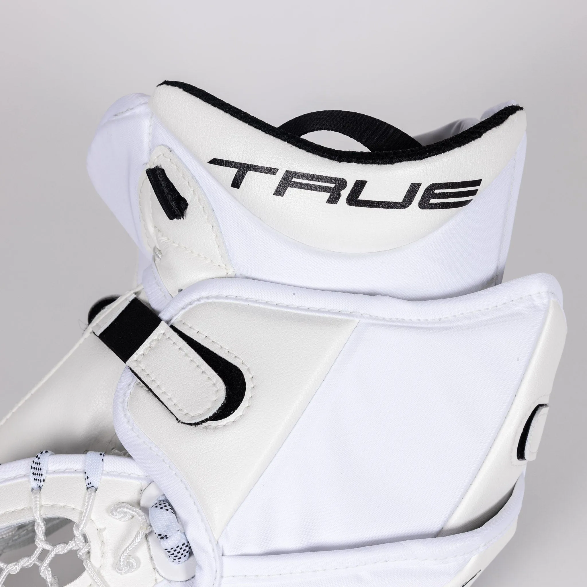 TRUE Catalyst PX5 Senior Goalie Catcher - Domestic 580