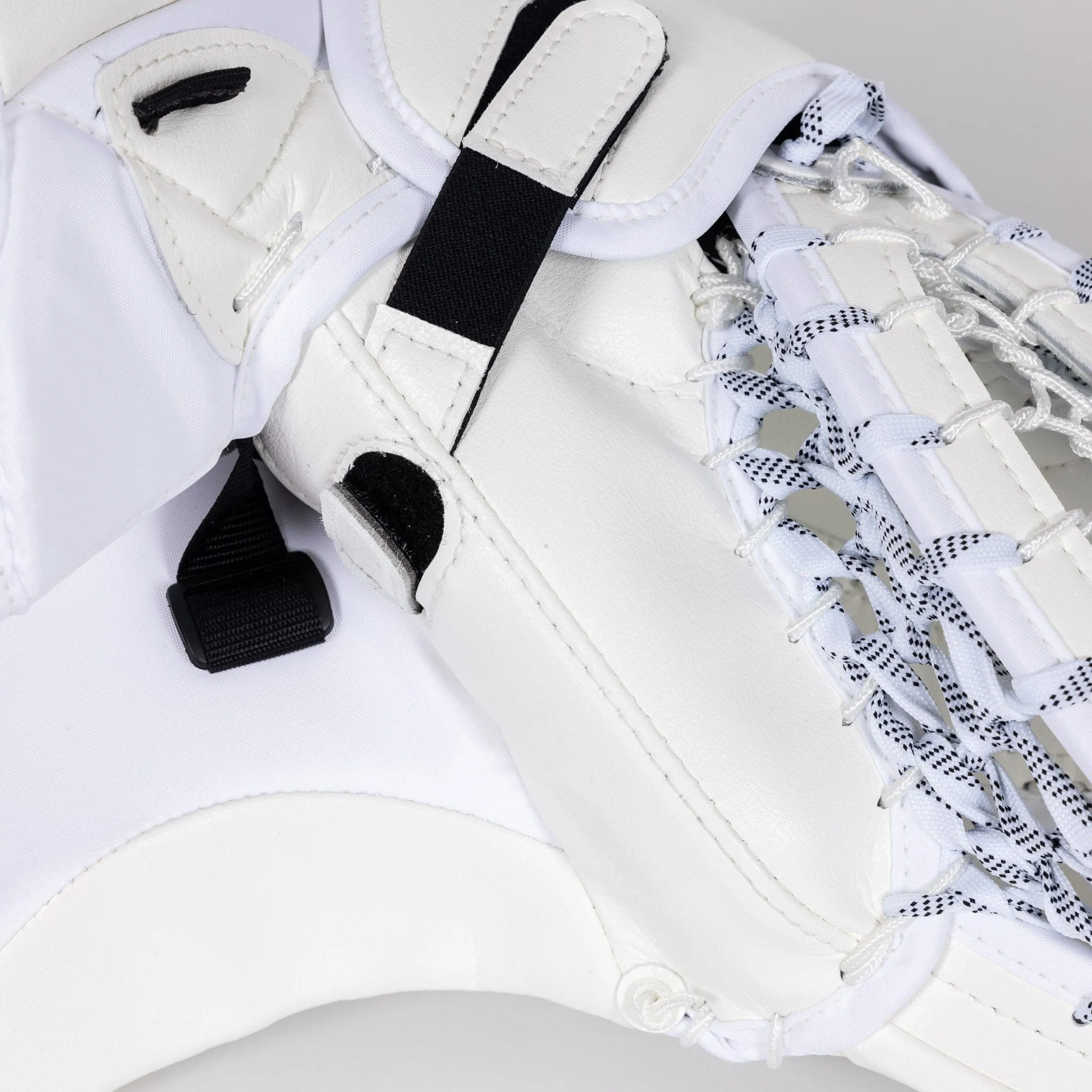TRUE Catalyst PX5 Senior Goalie Catcher - Domestic 580