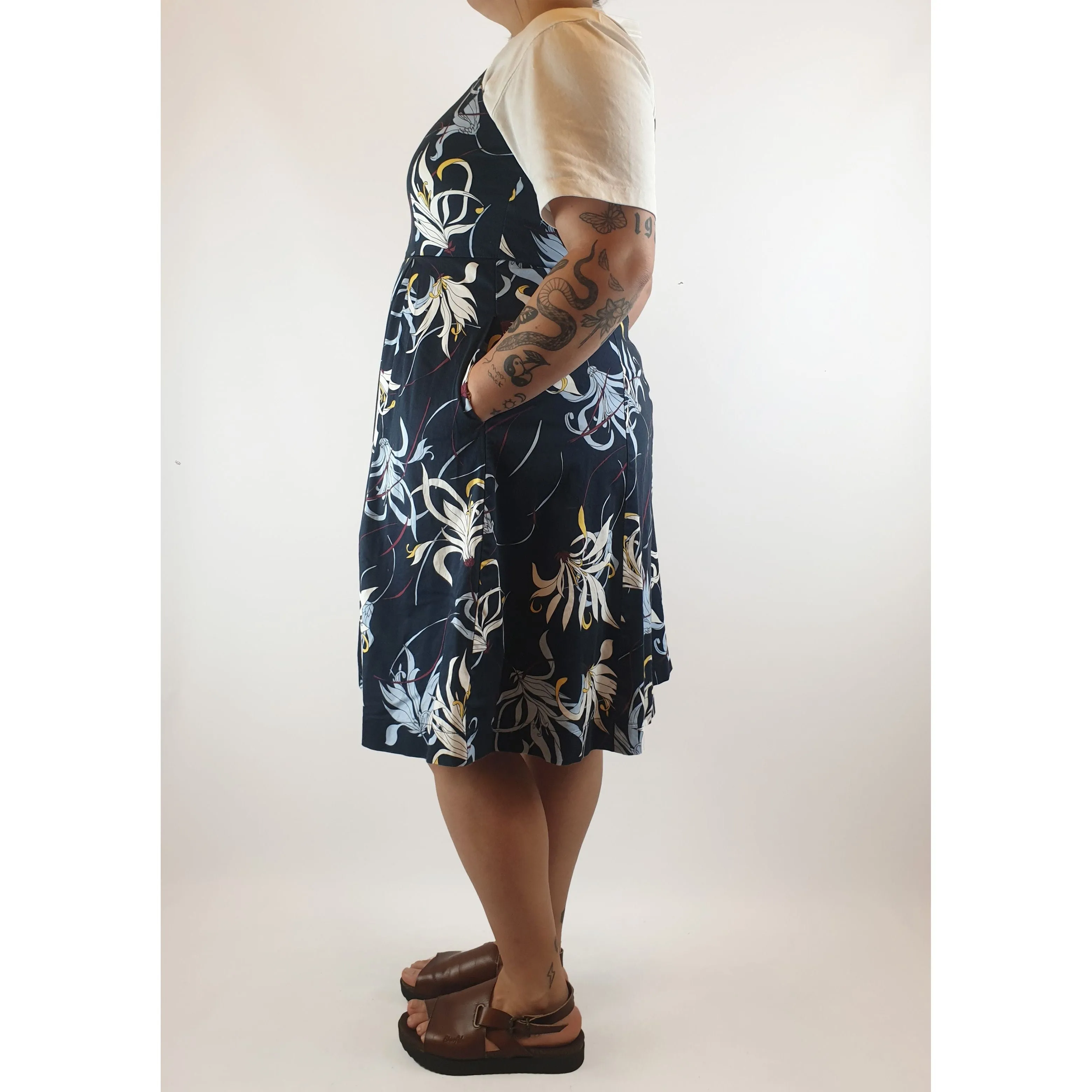 Veronica Maine pre-owned navy cotton sleeveless dress with lovely floral print size 14