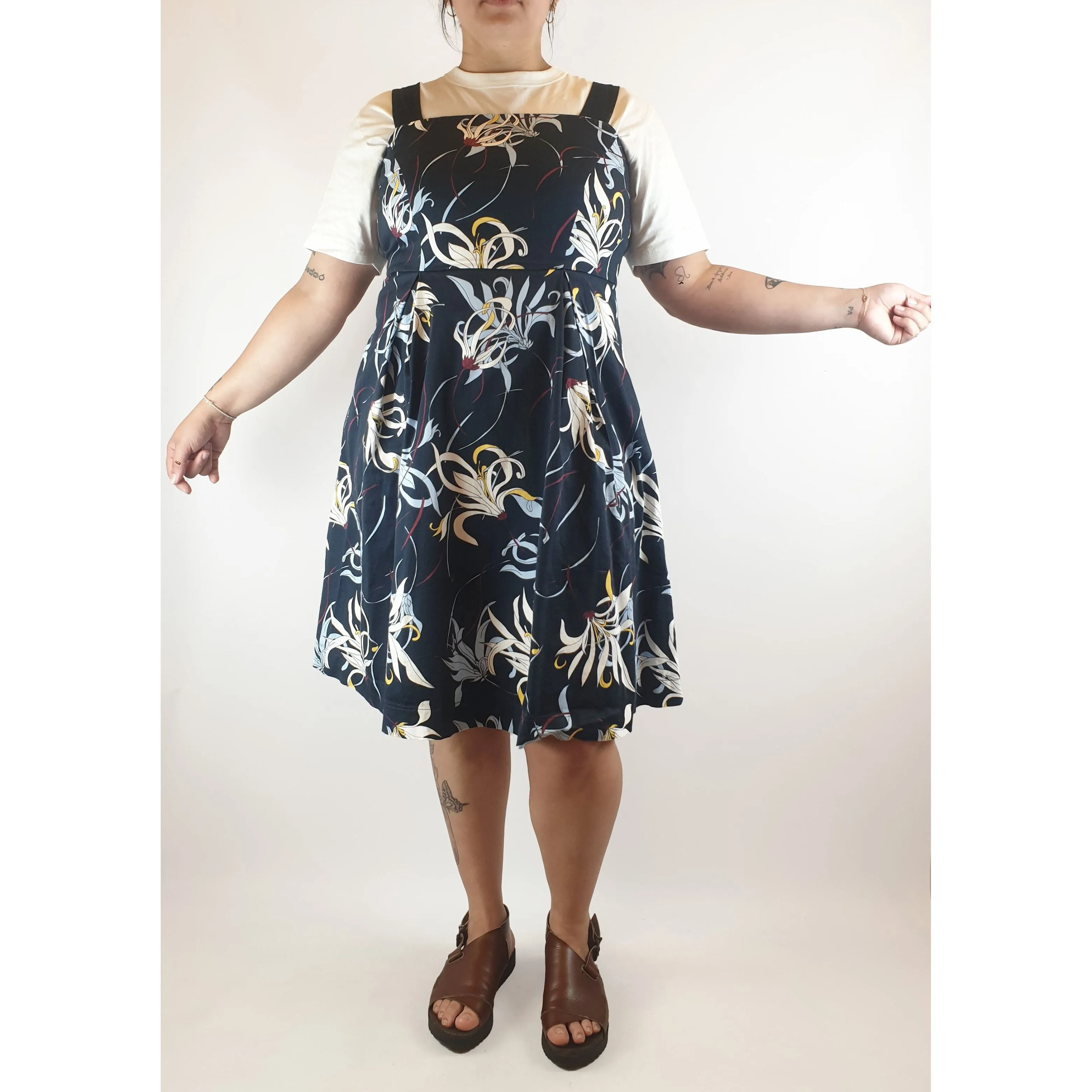 Veronica Maine pre-owned navy cotton sleeveless dress with lovely floral print size 14