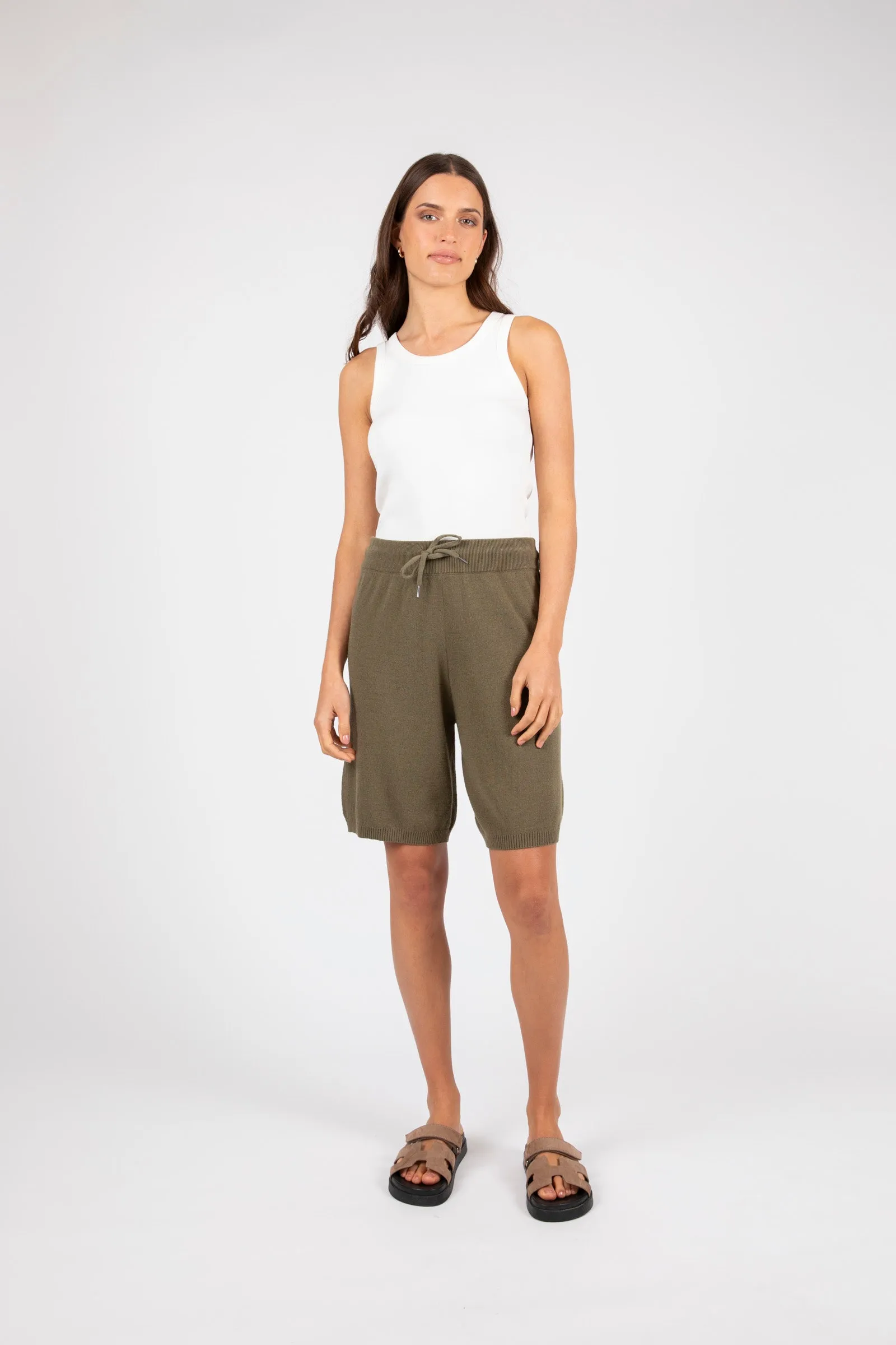 Villa Bermuda Knit Short - Olive