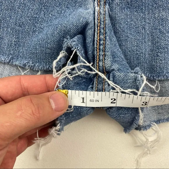 Vintage Levi’s 550 High Waist Wedgie Jean Shorts