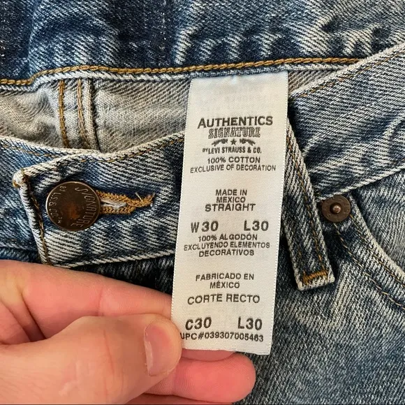 Vintage Levi’s 550 High Waist Wedgie Jean Shorts