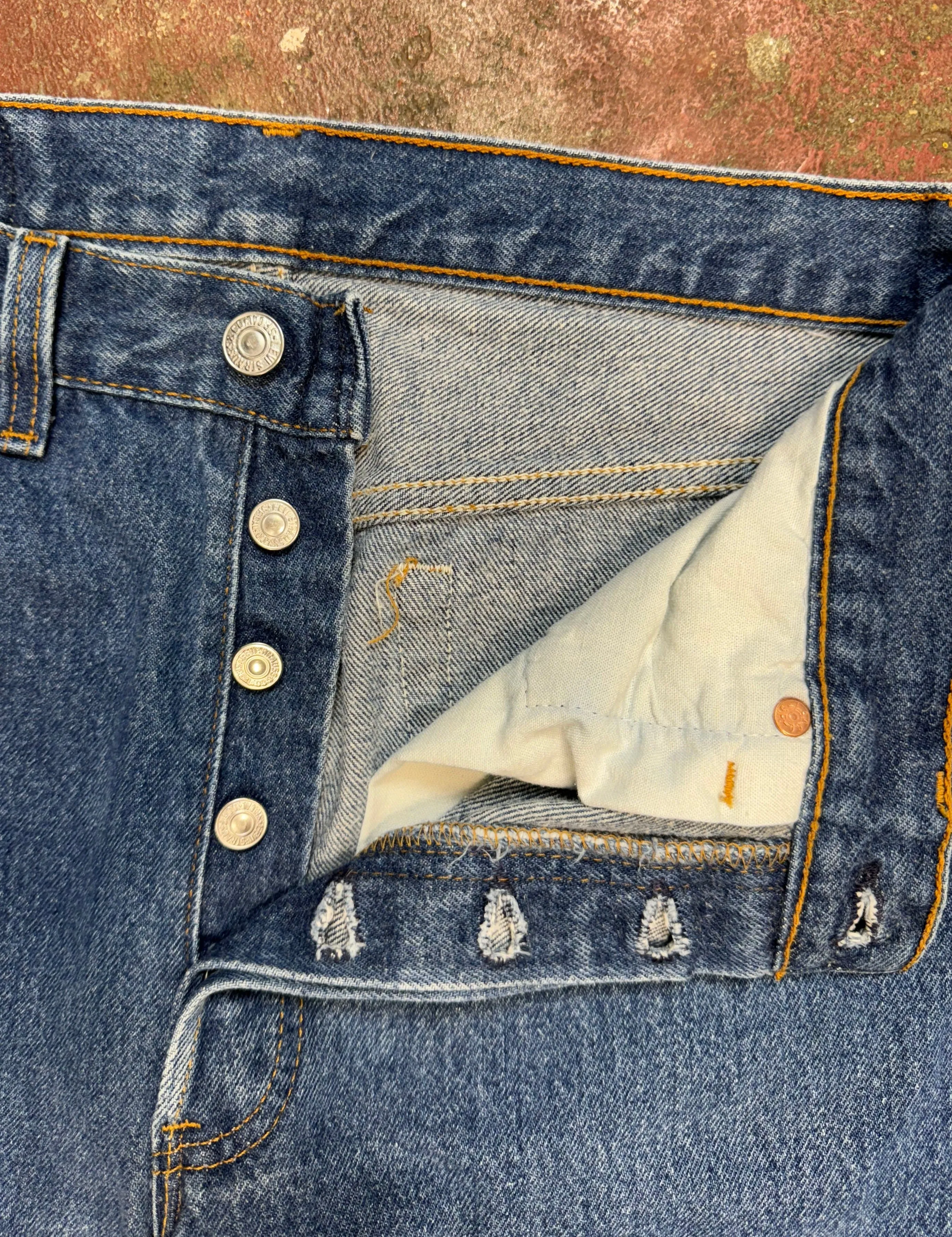 Vintage USA Made Levi 501 Denim Jeans (JYJ0324-095)