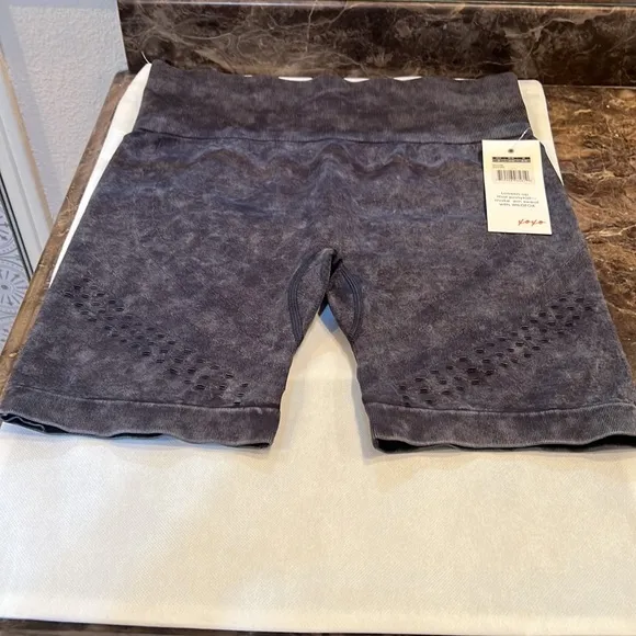 WILDFOX SWEAT-Black Stonewash Look-Laser Detail Sports Bra &amp; Bike Short SET-Sz M