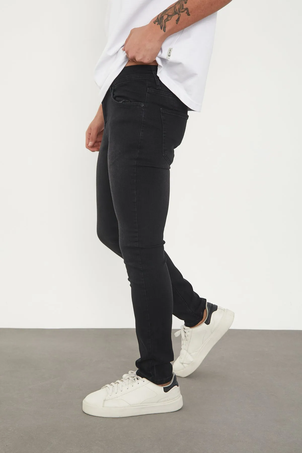 Wolfe Denim Slim Fit Jeans – Washed Black