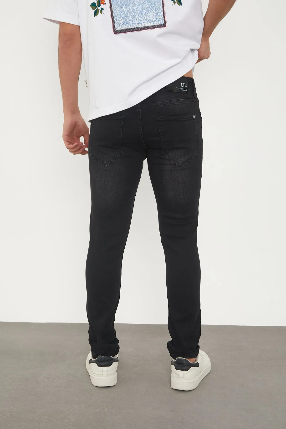 Wolfe Denim Slim Fit Jeans – Washed Black