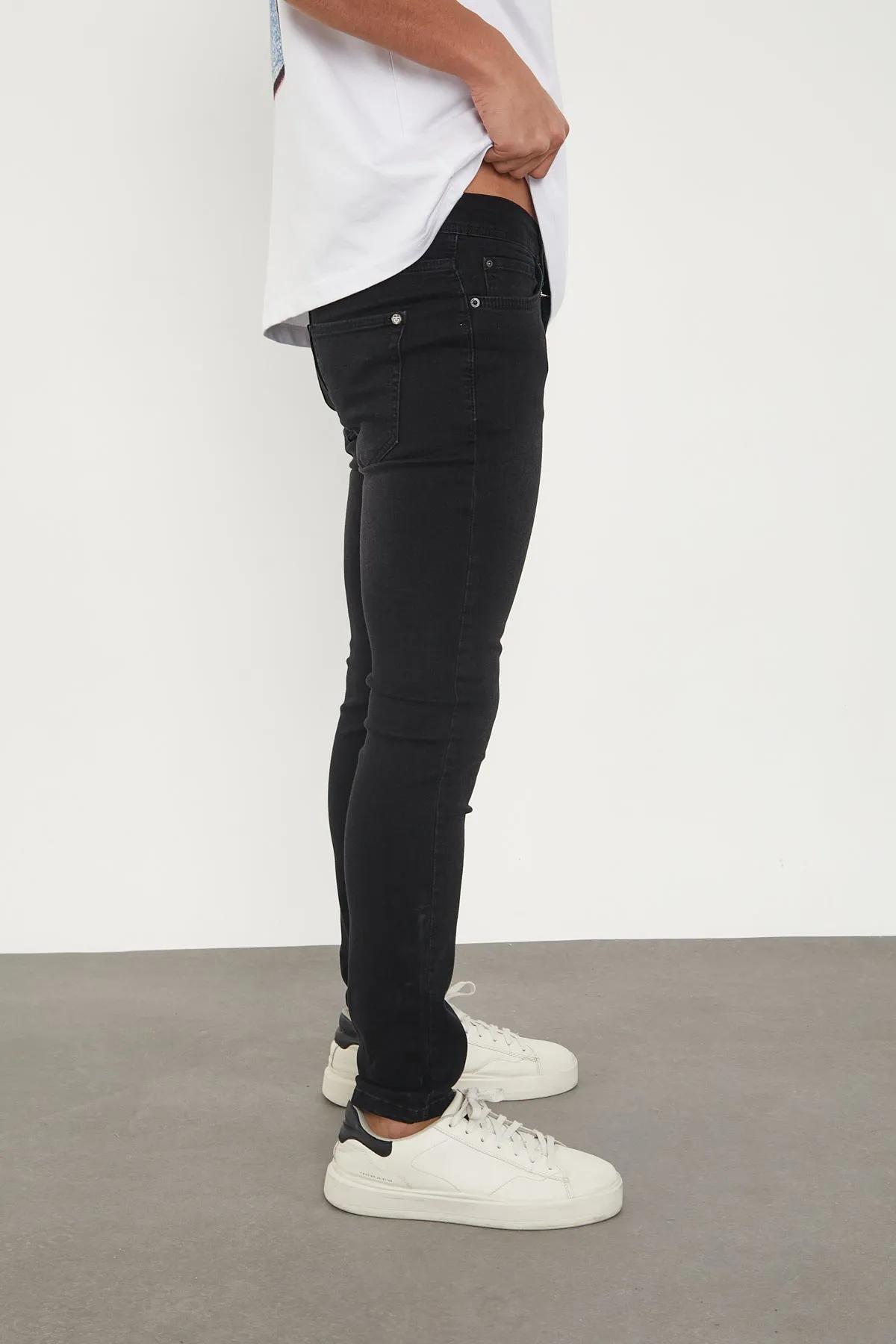 Wolfe Denim Slim Fit Jeans – Washed Black