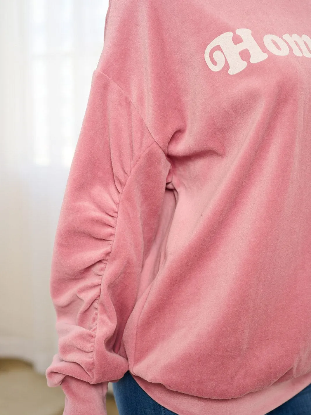 WOMEN'S LONG RUCHED SLEEVE  PULLOVER GRAPHIC SWEATER