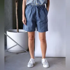 Xirena Wyatt Twill Shorts in Washed Bleu