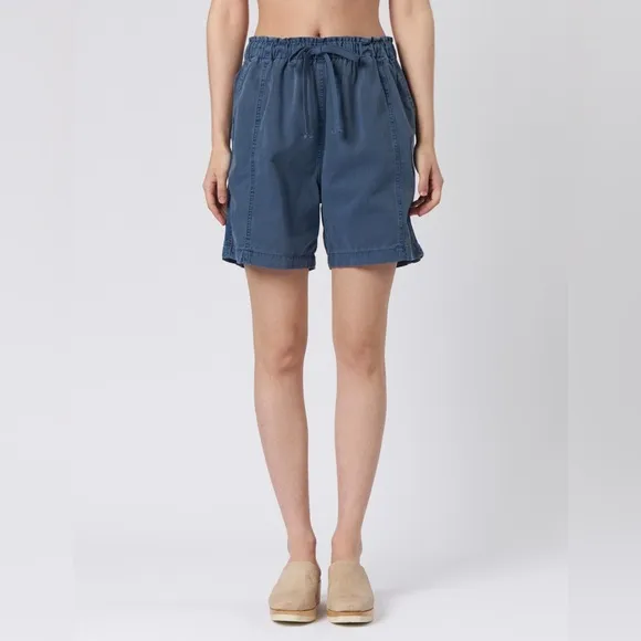 Xirena Wyatt Twill Shorts in Washed Bleu
