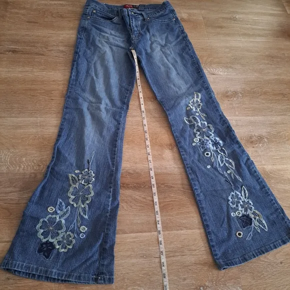 Younique Vintage Embroidered Blue Denim Bell Bottoms Jeans Size 7
