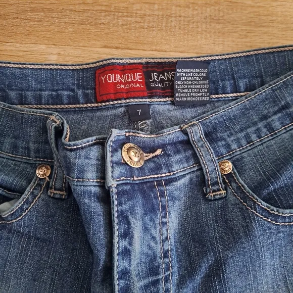 Younique Vintage Embroidered Blue Denim Bell Bottoms Jeans Size 7